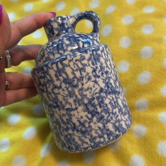 Gerald Henn blue heart Spongeware stoneware pottery soap-dispenser - Picture 8 of 10